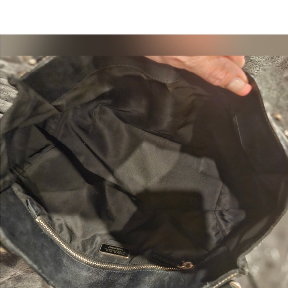 Low start. PRADA Nylon Shoulder Bag. EUC Pre-loved H:9.25" × W:11.5" COA - Picture 6 of 12